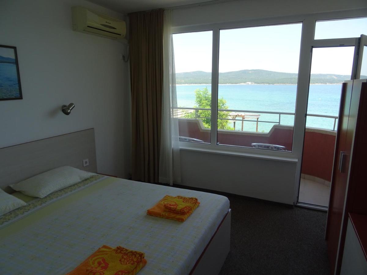 Dobrevi Guest House Primorsko Extérieur photo