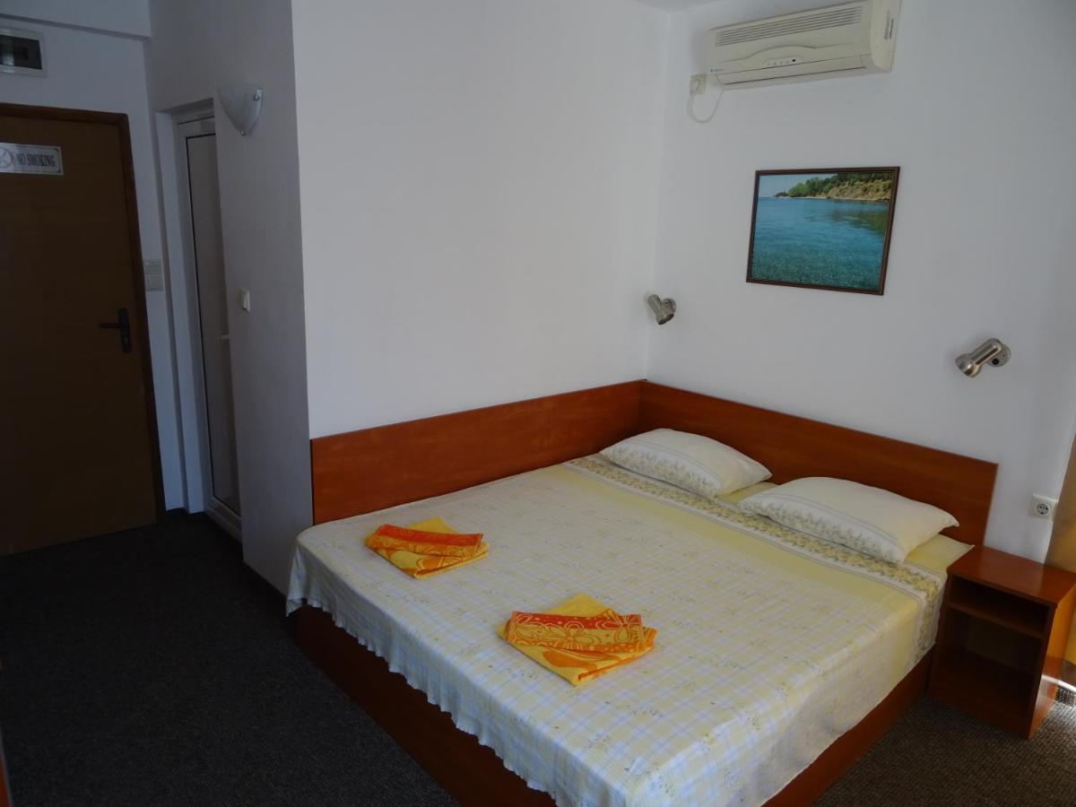 Dobrevi Guest House Primorsko Extérieur photo