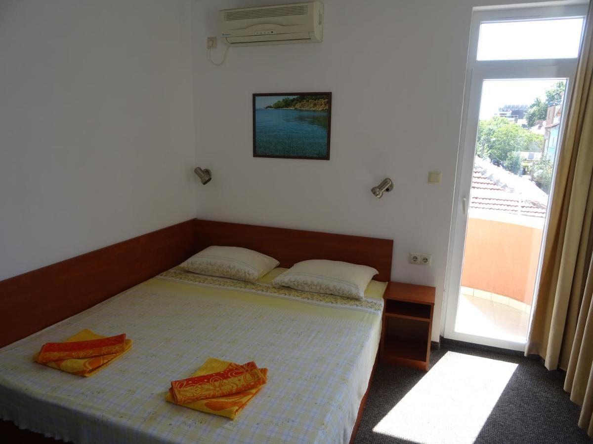 Dobrevi Guest House Primorsko Extérieur photo