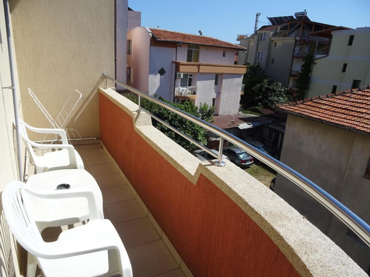 Dobrevi Guest House Primorsko Extérieur photo