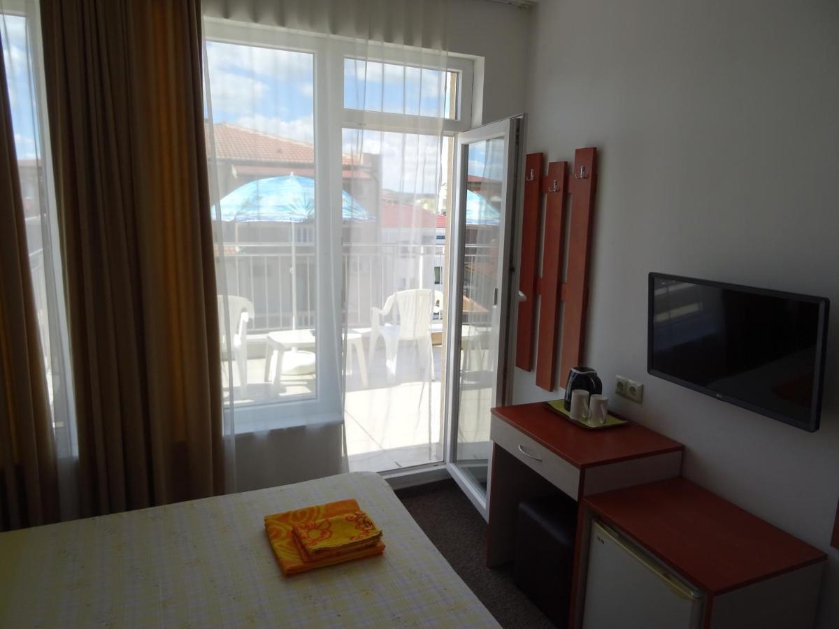 Dobrevi Guest House Primorsko Extérieur photo
