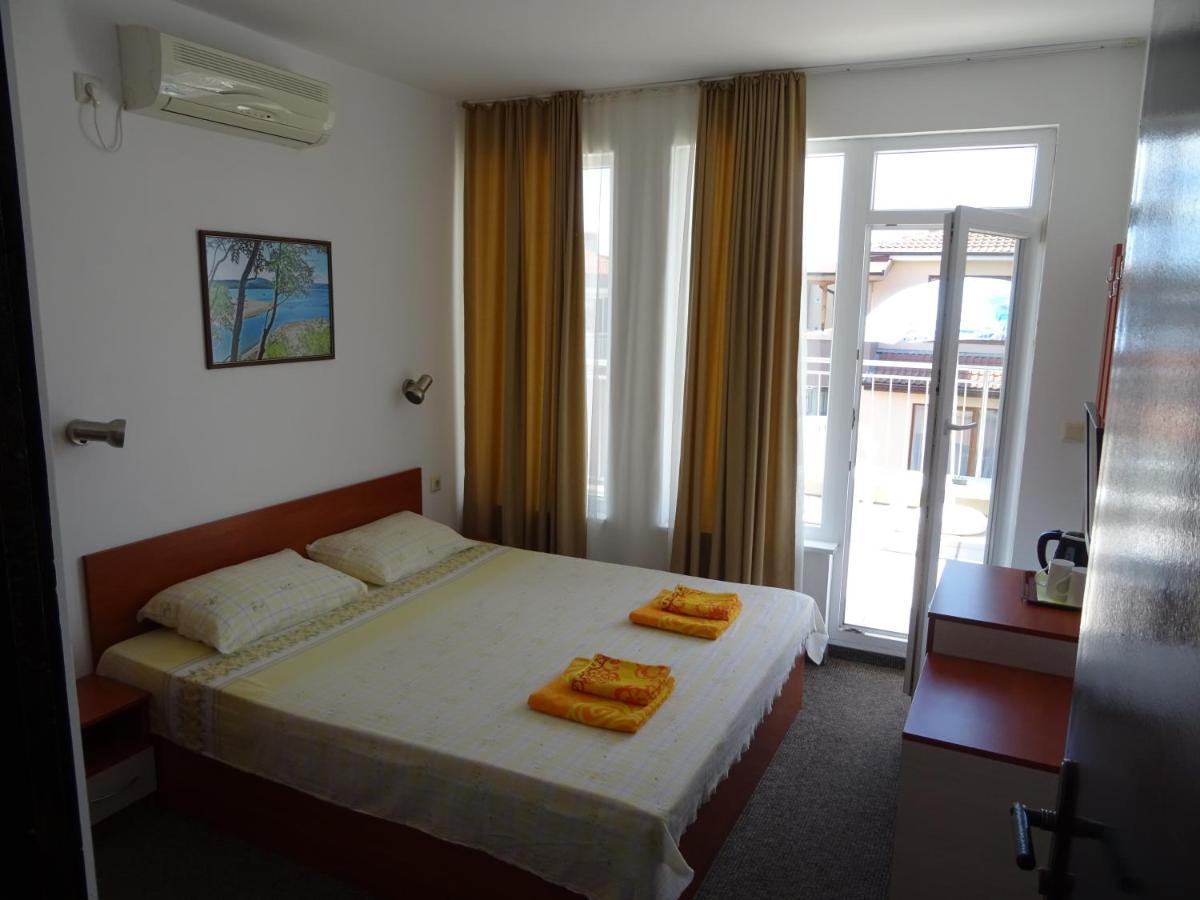 Dobrevi Guest House Primorsko Extérieur photo