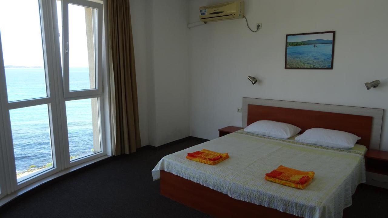 Dobrevi Guest House Primorsko Extérieur photo