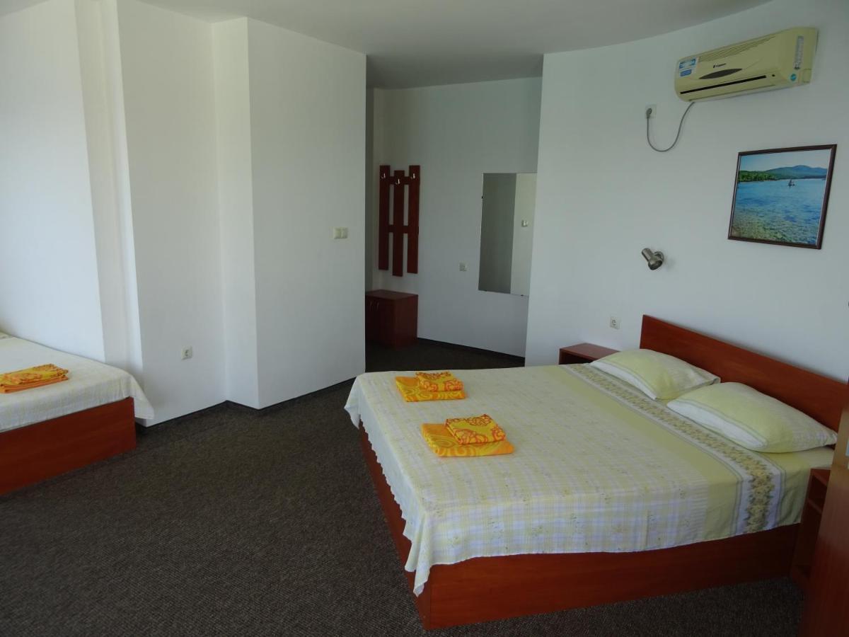 Dobrevi Guest House Primorsko Extérieur photo