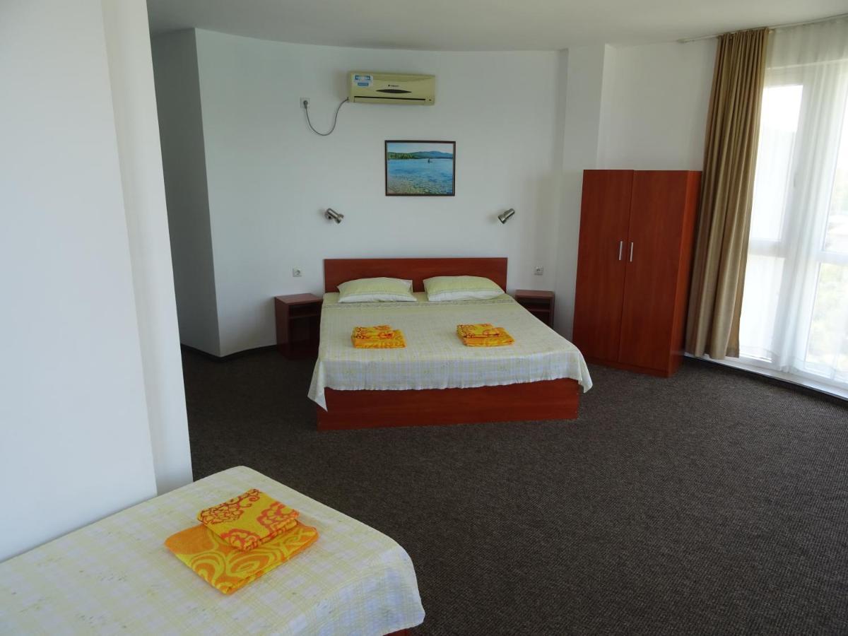 Dobrevi Guest House Primorsko Extérieur photo